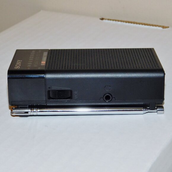 Sony FM/AM Portable Pocket Radio ICF-P26 Built-in-Speaker Tested & Working - Picture 3 of 9